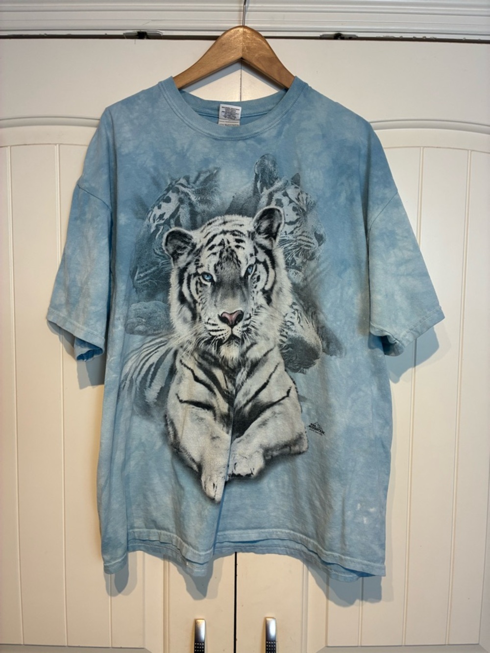 The Mountain Light Blue White Tiger Graphic Tee size XXL
